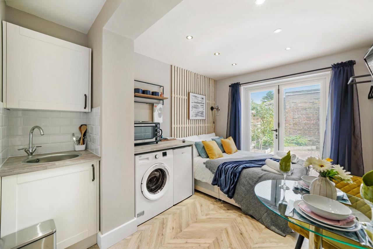 Boutique Heathrow Studio'S - Parking - Garden Lejlighed Harmondsworth Eksteriør billede