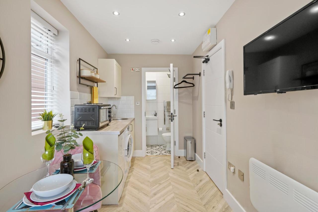 Boutique Heathrow Studio'S - Parking - Garden Lejlighed Harmondsworth Eksteriør billede