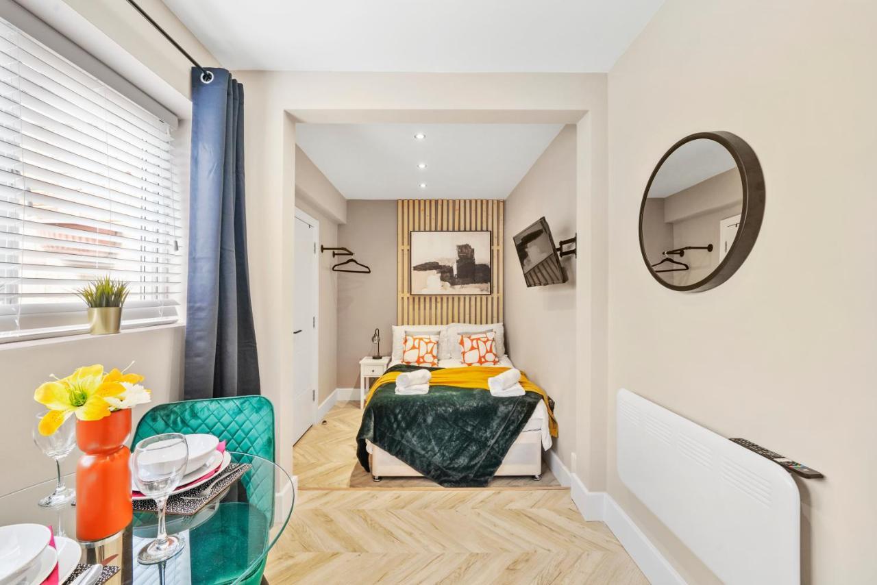 Boutique Heathrow Studio'S - Parking - Garden Lejlighed Harmondsworth Eksteriør billede