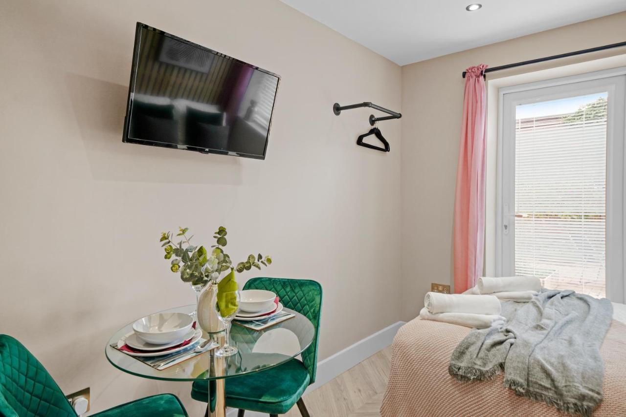Boutique Heathrow Studio'S - Parking - Garden Lejlighed Harmondsworth Eksteriør billede