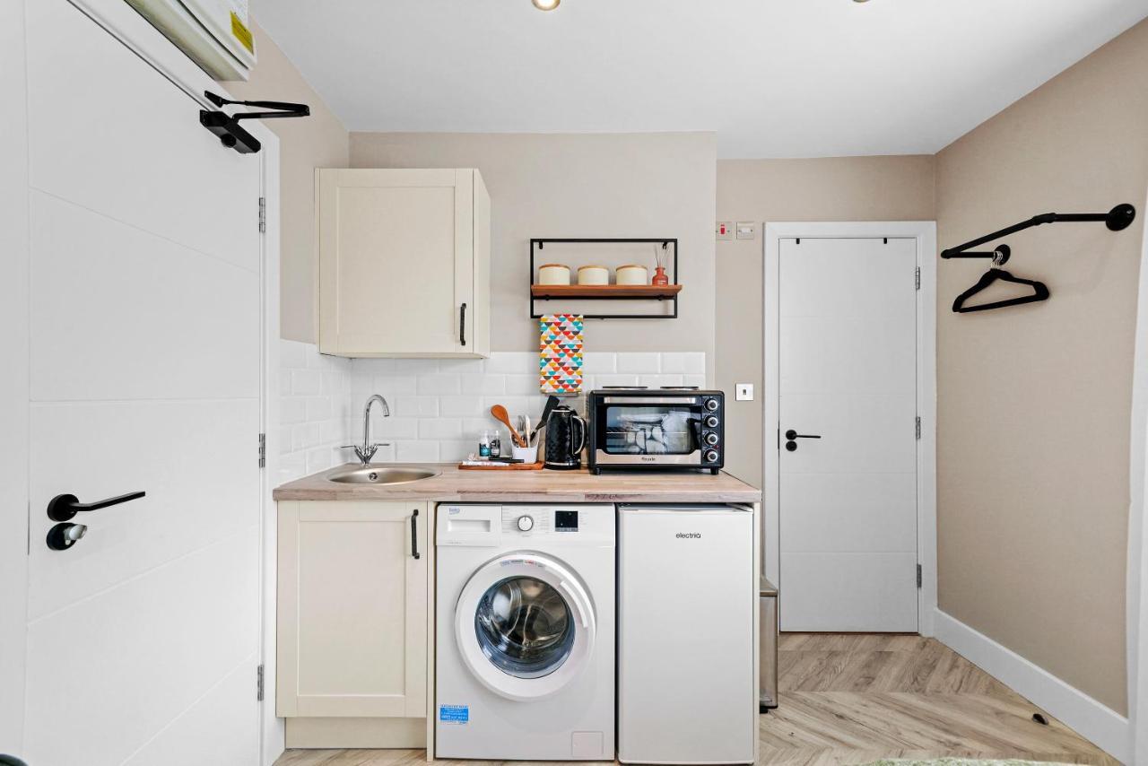 Boutique Heathrow Studio'S - Parking - Garden Lejlighed Harmondsworth Eksteriør billede