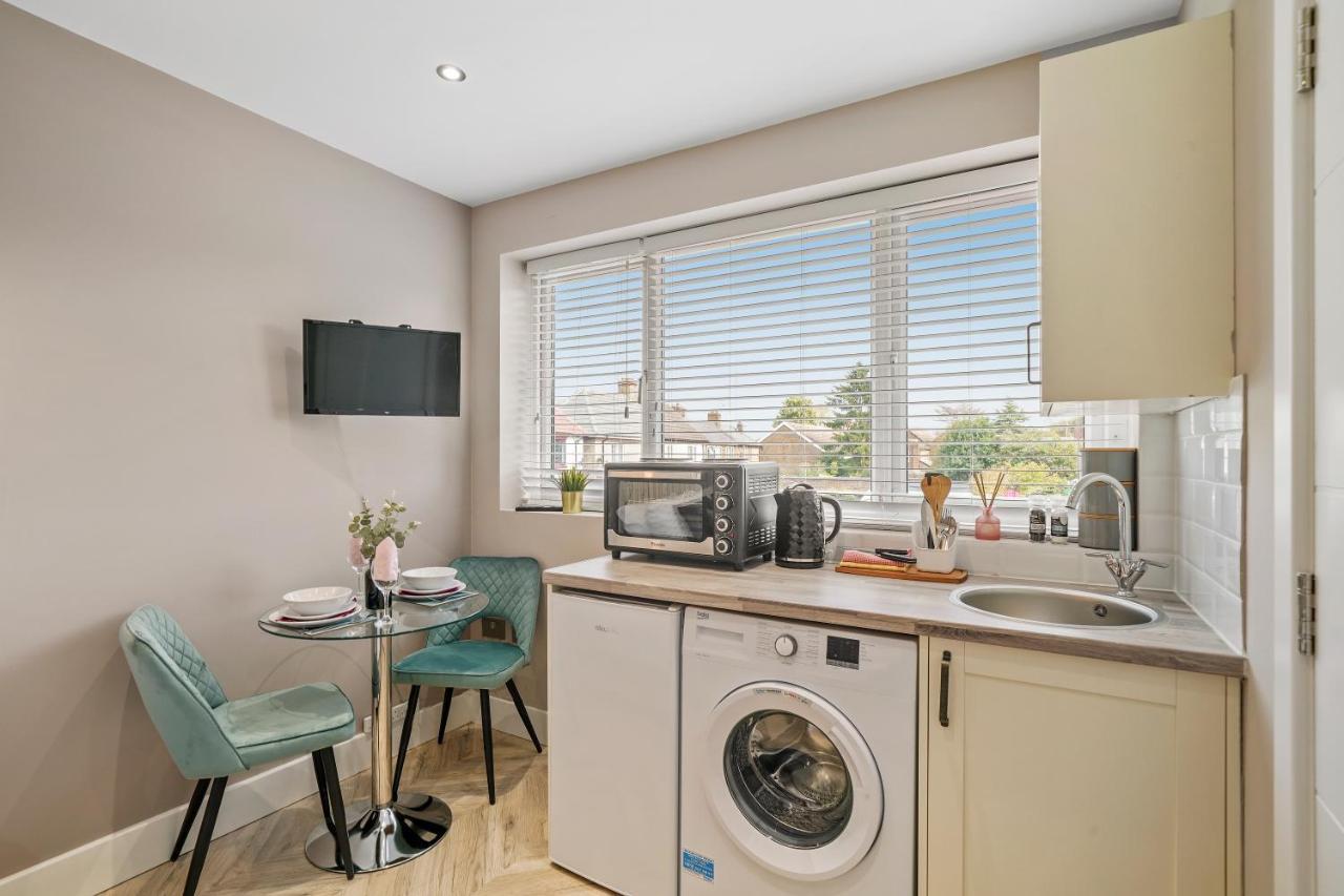 Boutique Heathrow Studio'S - Parking - Garden Lejlighed Harmondsworth Eksteriør billede