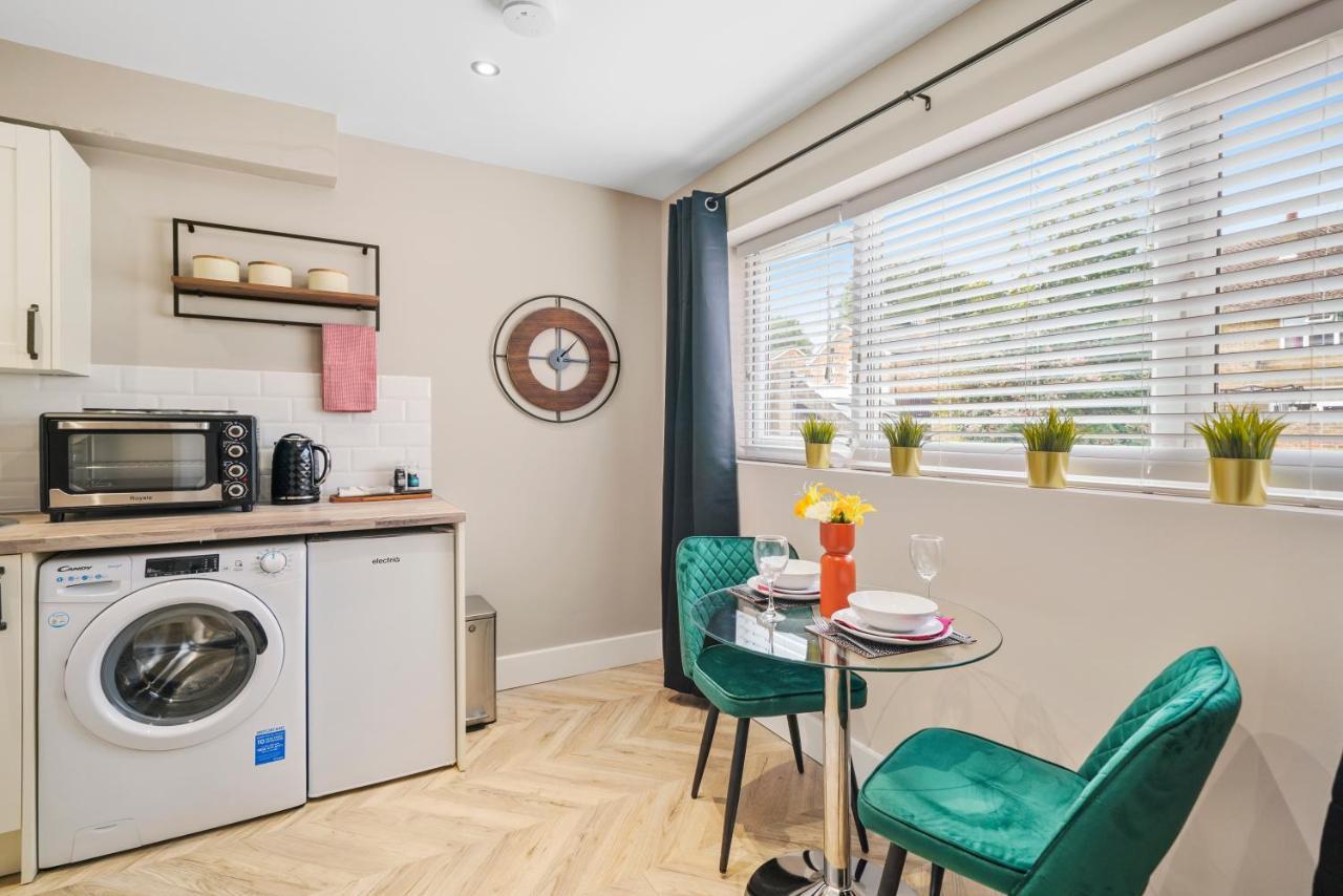 Boutique Heathrow Studio'S - Parking - Garden Lejlighed Harmondsworth Eksteriør billede