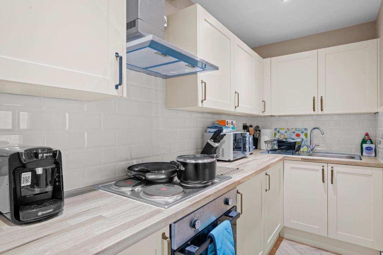 Boutique Heathrow Studio'S - Parking - Garden Lejlighed Harmondsworth Eksteriør billede