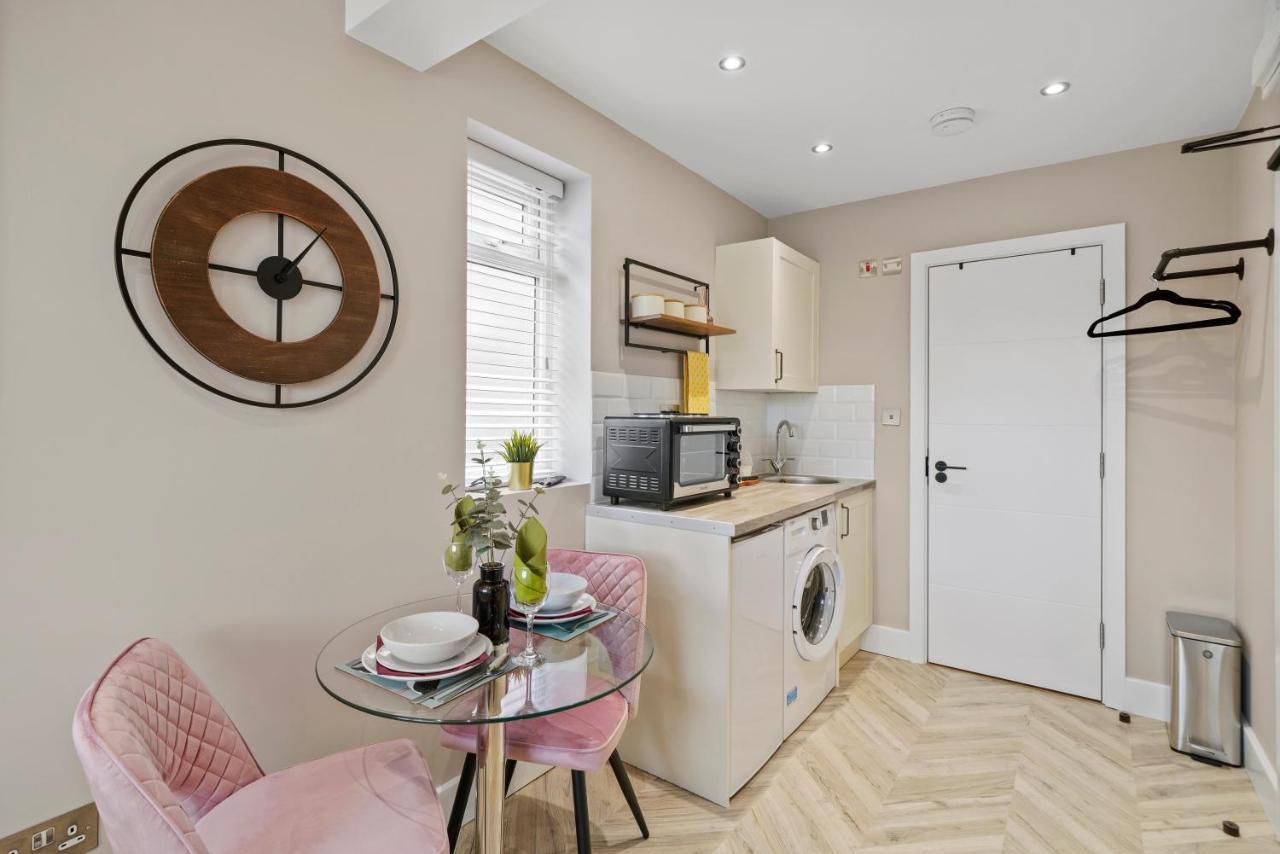 Boutique Heathrow Studio'S - Parking - Garden Lejlighed Harmondsworth Eksteriør billede