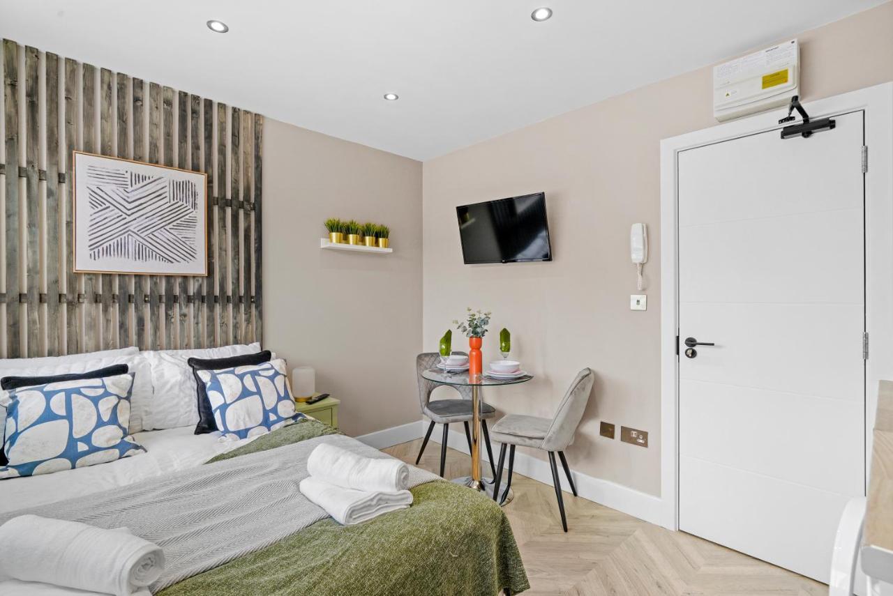 Boutique Heathrow Studio'S - Parking - Garden Lejlighed Harmondsworth Eksteriør billede