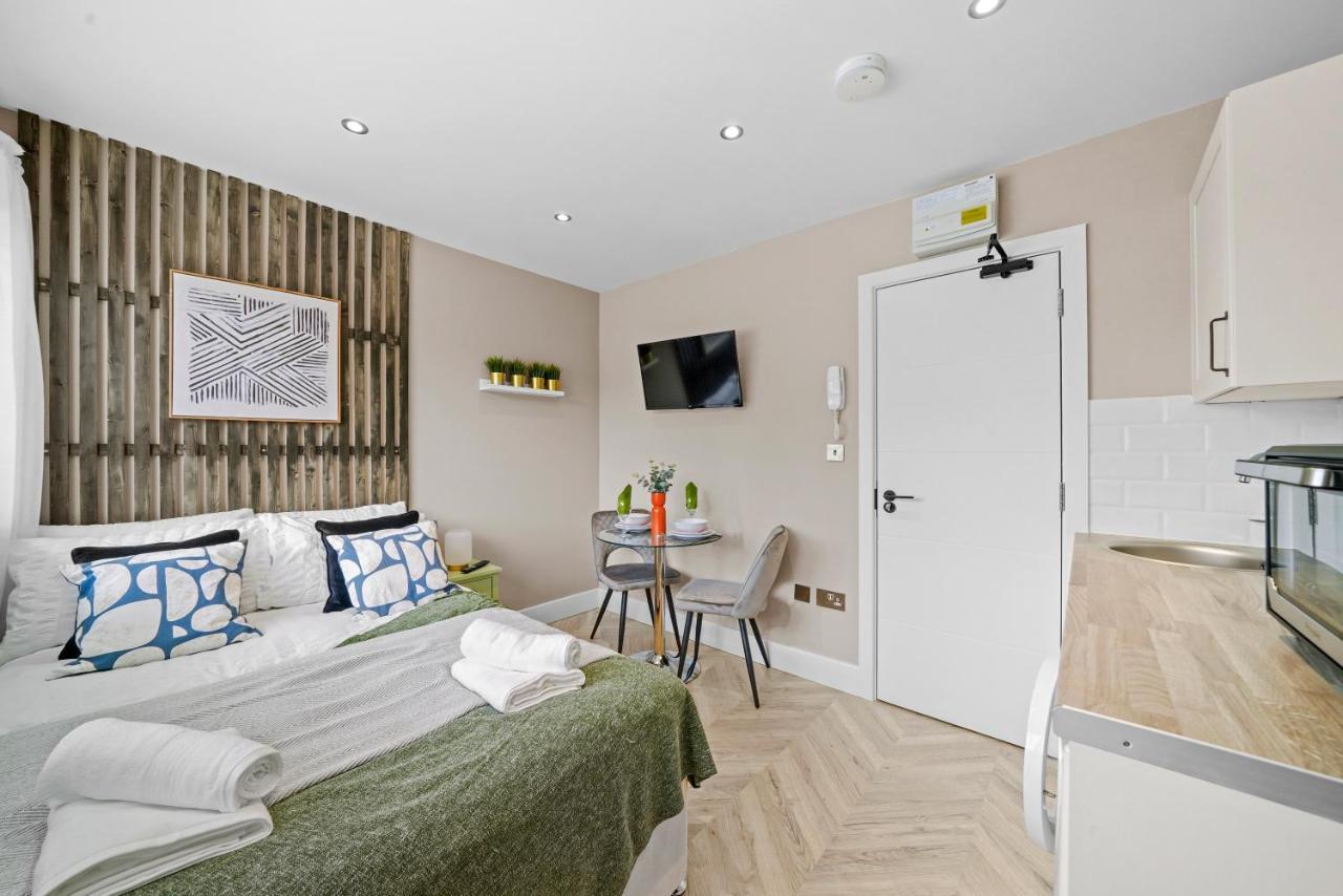 Boutique Heathrow Studio'S - Parking - Garden Lejlighed Harmondsworth Eksteriør billede