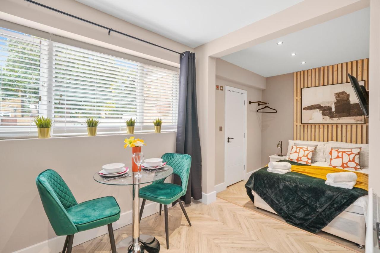 Boutique Heathrow Studio'S - Parking - Garden Lejlighed Harmondsworth Eksteriør billede