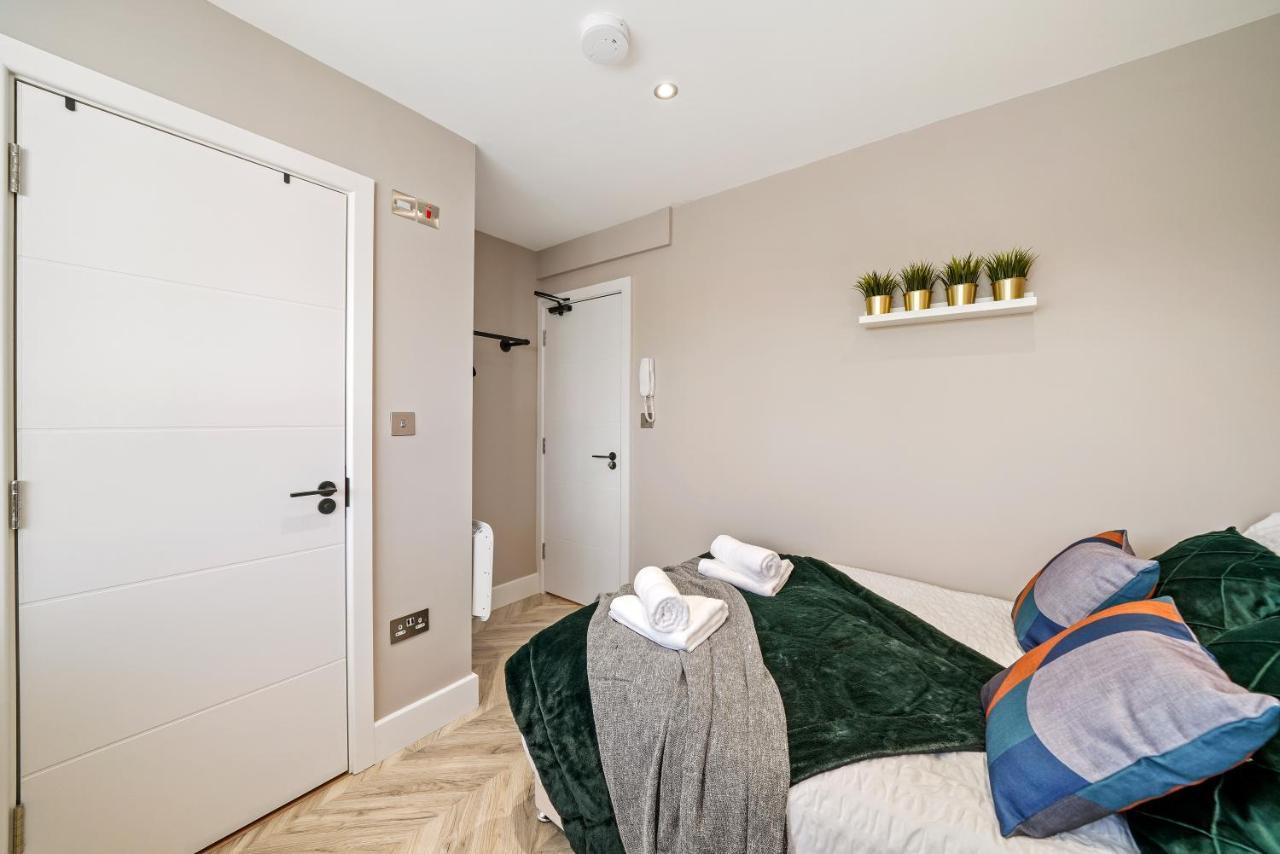 Boutique Heathrow Studio'S - Parking - Garden Lejlighed Harmondsworth Eksteriør billede