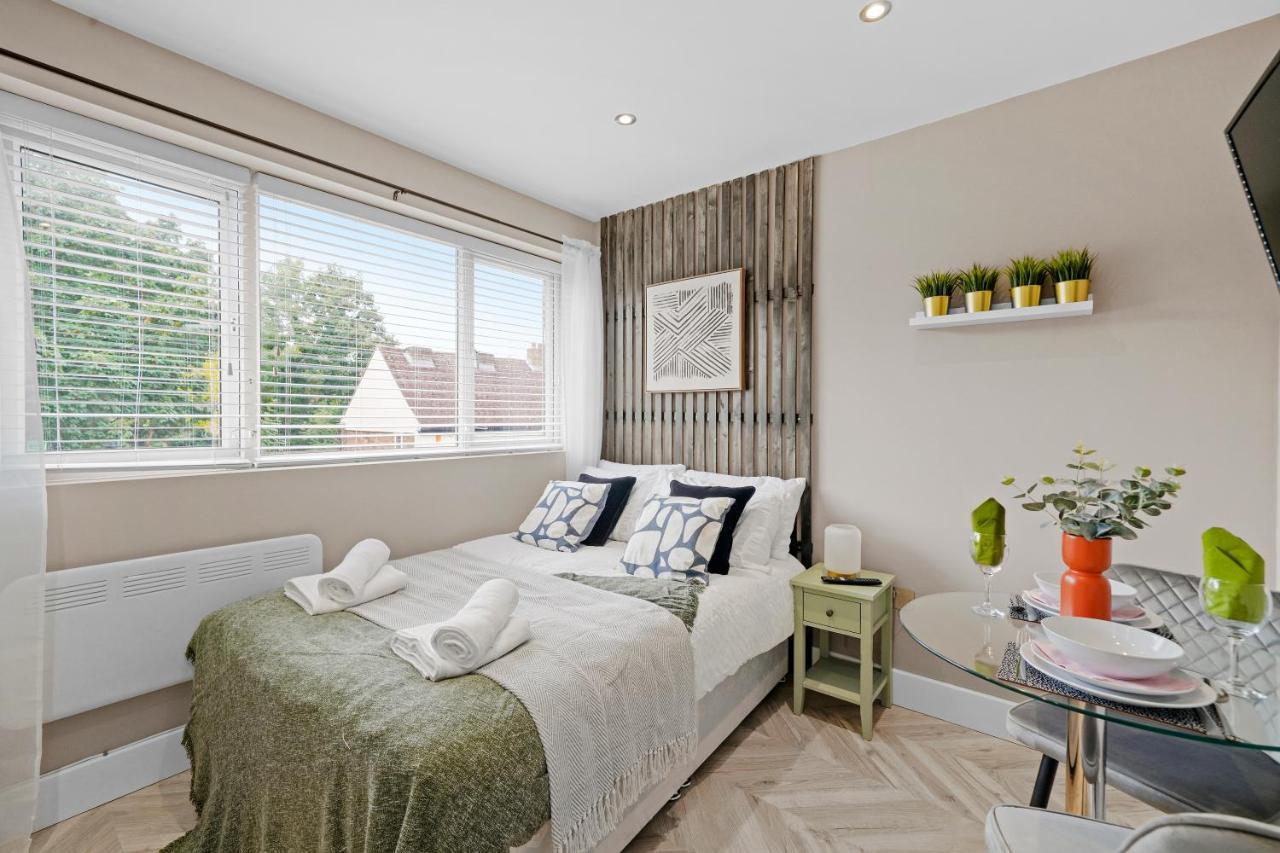 Boutique Heathrow Studio'S - Parking - Garden Lejlighed Harmondsworth Eksteriør billede