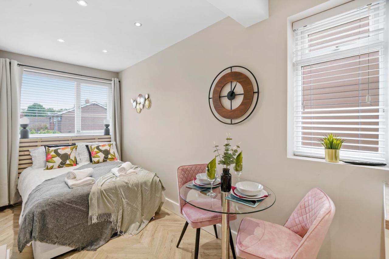 Boutique Heathrow Studio'S - Parking - Garden Lejlighed Harmondsworth Eksteriør billede